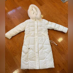 Women’s Winter White Quilted Puffer Coat With Faux Fur Hood – New Without Tags thumbnail 2