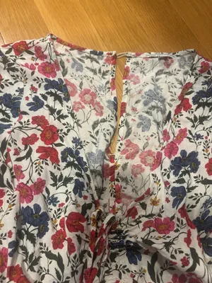 American eagle Size Medium (M) Floral Long Sleeve Miniromper Ivory Red Blue thumbnail 2