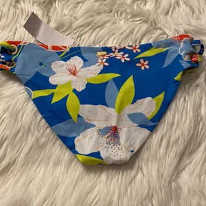 ROXY bottom swim size M brand new with tag thumbnail 3