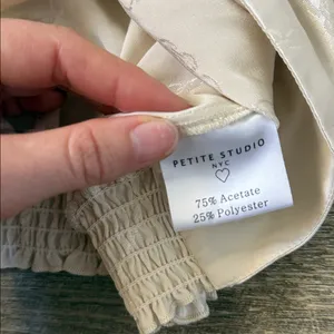 Petite Studio NYC Cream Cropped Blouse Size Small thumbnail 4