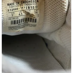 Nike Air Zoom Women’s Size 7 White Sneakers Laced y2k 90's Chunky Seinfeld thumbnail 12