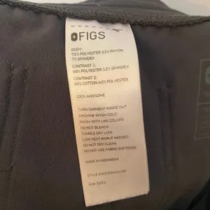 FIGS Charcoal Gray Zamora Jogger Scrub Pants Uniform Women's size Small Petite thumbnail 8