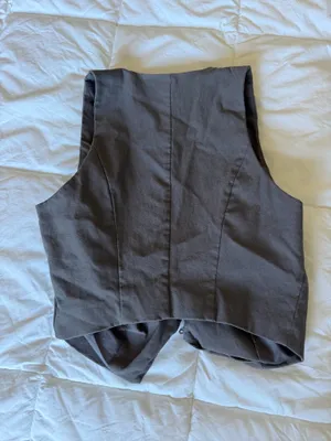 Crop top vest thumbnail 3