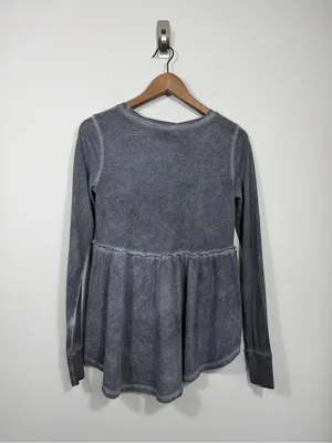 Hollister Women’s Medium Gray Mineral Wash Babydoll Peplum Long Sleeve Top thumbnail 2