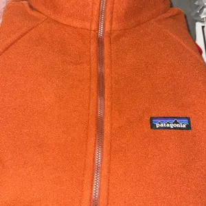 New‎ Patagonia Women's Classic Microdini Fleece Vest burnished red thumbnail 2