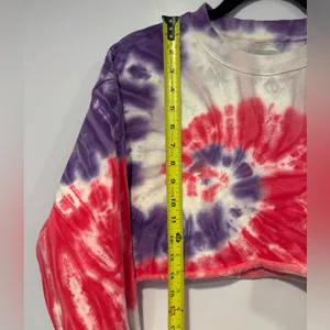 TNA CozyAF Fleece Purple Red‎ Tie Dye Cropped Sweatshirt Medium thumbnail 4