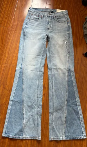 American Eagle Low Rise Baggy Flare Two Tone Strigid Jeans thumbnail 1