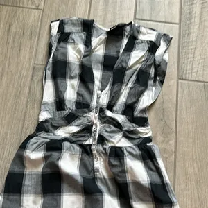 Guess black and white dress thumbnail 2