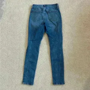 Universal Threads blue distressed high rise skinny jeans in size 4 / 27 thumbnail 3