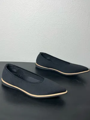 Vivaia Veronica Pointed Toe All Day Standing Flats in Black thumbnail 2