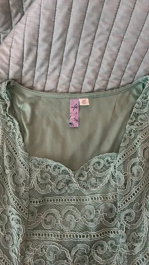 Alya Green Lace Dress thumbnail 3