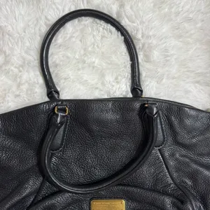 Marc by Marc Jacobs Pebbled Shoulder Bag in Black thumbnail 9