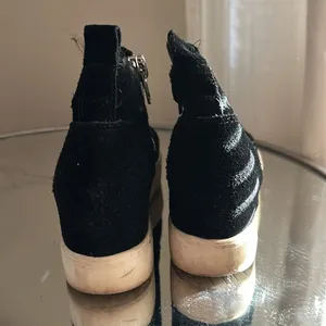 Steve Madden Wedgie Sneaker Size 6 thumbnail 2