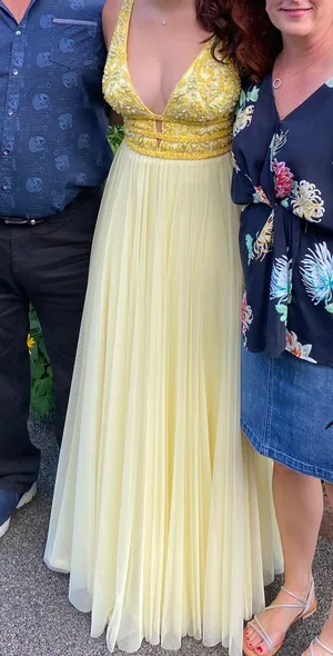 Sherri Hill Prom Dress thumbnail 3