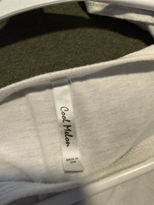 Simple White Short thumbnail 3