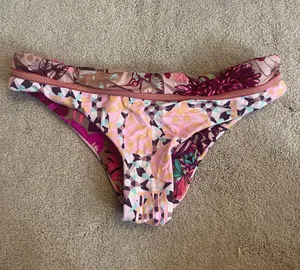 Bikini Bottoms thumbnail 1