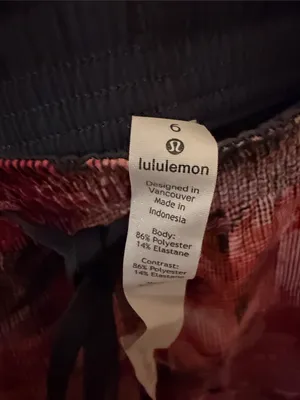 Lululemon High Rise Spring Break Away Shorts‎ Size 6 in Sun Dazed Multi Pink thumbnail 3