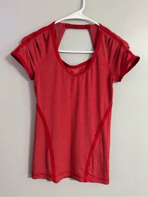lululemon athletica Team Spirit Tech Short Sleeve Shirt Size 2 thumbnail 4