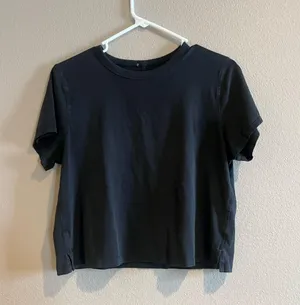 Lululemon T-Shirt 8 thumbnail 1
