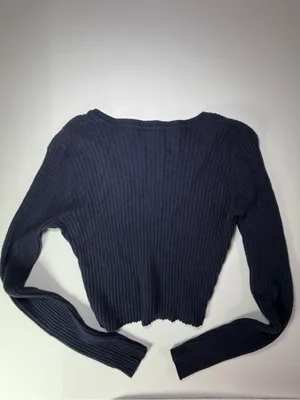 Brandy Melville Navy Ribbed V-Neck Long Sleeve Crop Top measures xs/s thumbnail 5