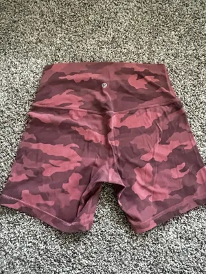Lululemon Camo Align Shorts 6" thumbnail 2