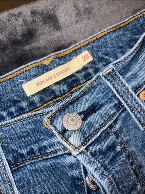 Levi’s Ribcage Straight Jean Size 28 thumbnail 11