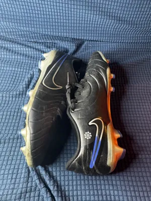The Nike Tiempo Legend Soccer Cleats thumbnail 2