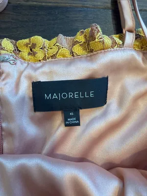 MAJORELLE Sashie Midi Dress in Golden Blush Size XS - C57-007 thumbnail 3