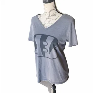 NFL T-Shirt Women's Size Medium Gray thumbnail 4