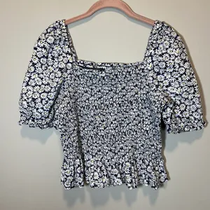 J. Crew Puff Sleeve Smocked Peplum Daisy‎ Floral Top Navy White Cotton Medium thumbnail 1
