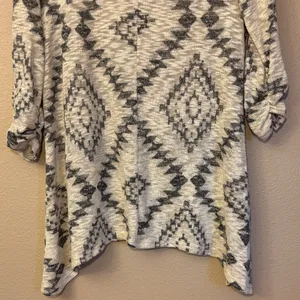 JohnPaulRichard M Southwest Boho Geometric Sweater Tan Gray Tunic Sharkbite Hem thumbnail 11