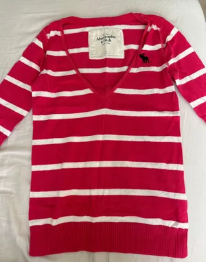 Abercrombie V Neck thumbnail 1