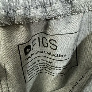 Figs Technical Collection ‘Yola’ Kade Gray Cargo Skinny Scrub Pants thumbnail 7