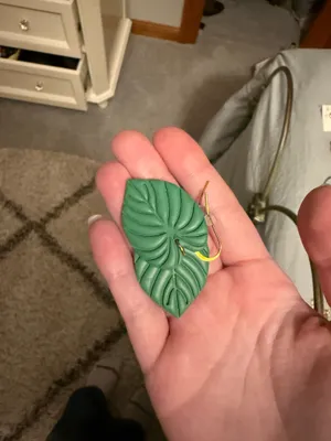 Gold green leaf earings thumbnail 2
