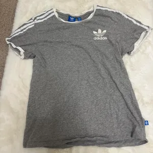 Adidas T-Shirt thumbnail 1