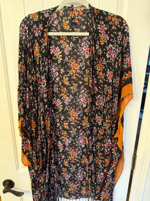 American Eagle Black Floral Kimono thumbnail 1