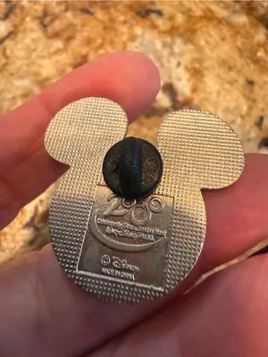 Epcot Canada Flag Disney Pin: Epcot World Showcase Mickey Head Canadian Pin 2000 thumbnail 3