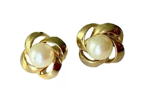 Vintage Dainty Gold Tone Faux Pearl Clip-on Costume Earrings thumbnail 1