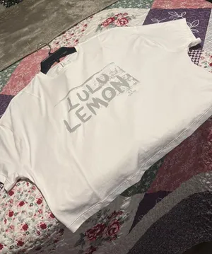 Lululemon T-Shirt thumbnail 1