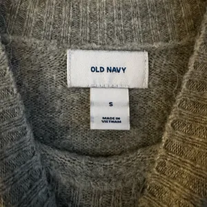 Old Navy Cute  Sweater thumbnail 4