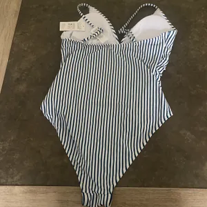 Cupshe Women's One Piece Swimsuit Tummy Control V Ne thumbnail 8