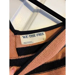 WE THE FREE Striped V Neck Sweater Pink Black‎ Asymmetrical Size L thumbnail 5