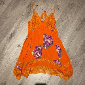 Free people Orange Floral Lace Trim slip Dress with asymmetrical hem, size S thumbnail 3