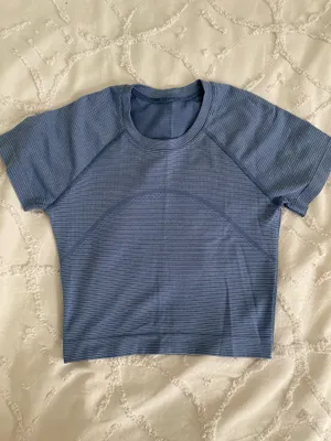 Lululemon top  thumbnail 3