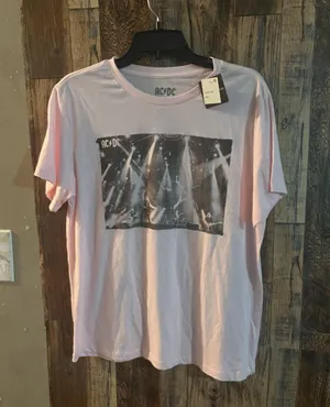 NWT AC/DC Pink Graphic T-Shirt size large (sh2 4) thumbnail 1