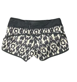 Lululemon Size 4 black, purple White Ikat 2.5” Inseam Print Run Speed up shorts thumbnail 2
