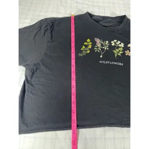 Wildflowers Cropped Graphic T-Shirt Black Raw Hem Floral Boxy Short Sleeve thumbnail 3
