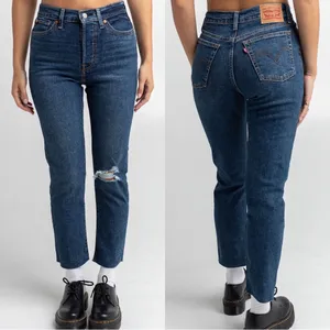 Levi’s • Wedgie Straight jeans distressed medium wash frayed hem ripped knee thumbnail 12