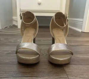 Chinese Laundry Gold Heels thumbnail 1
