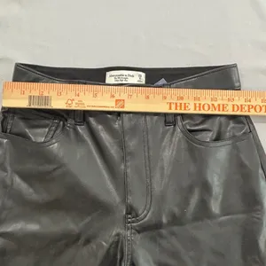 Abercrombie Curve Love 90s Straight Ultra High Rise Vegan Leather Pants 6S‎ thumbnail 6